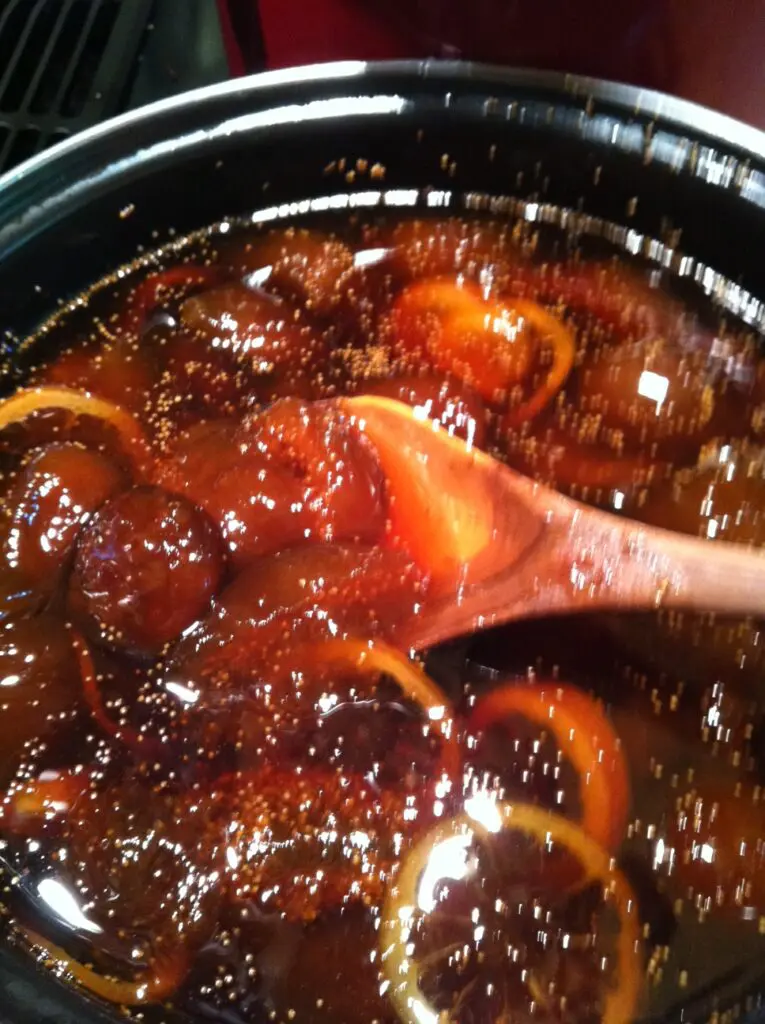 Cooking fig preserves